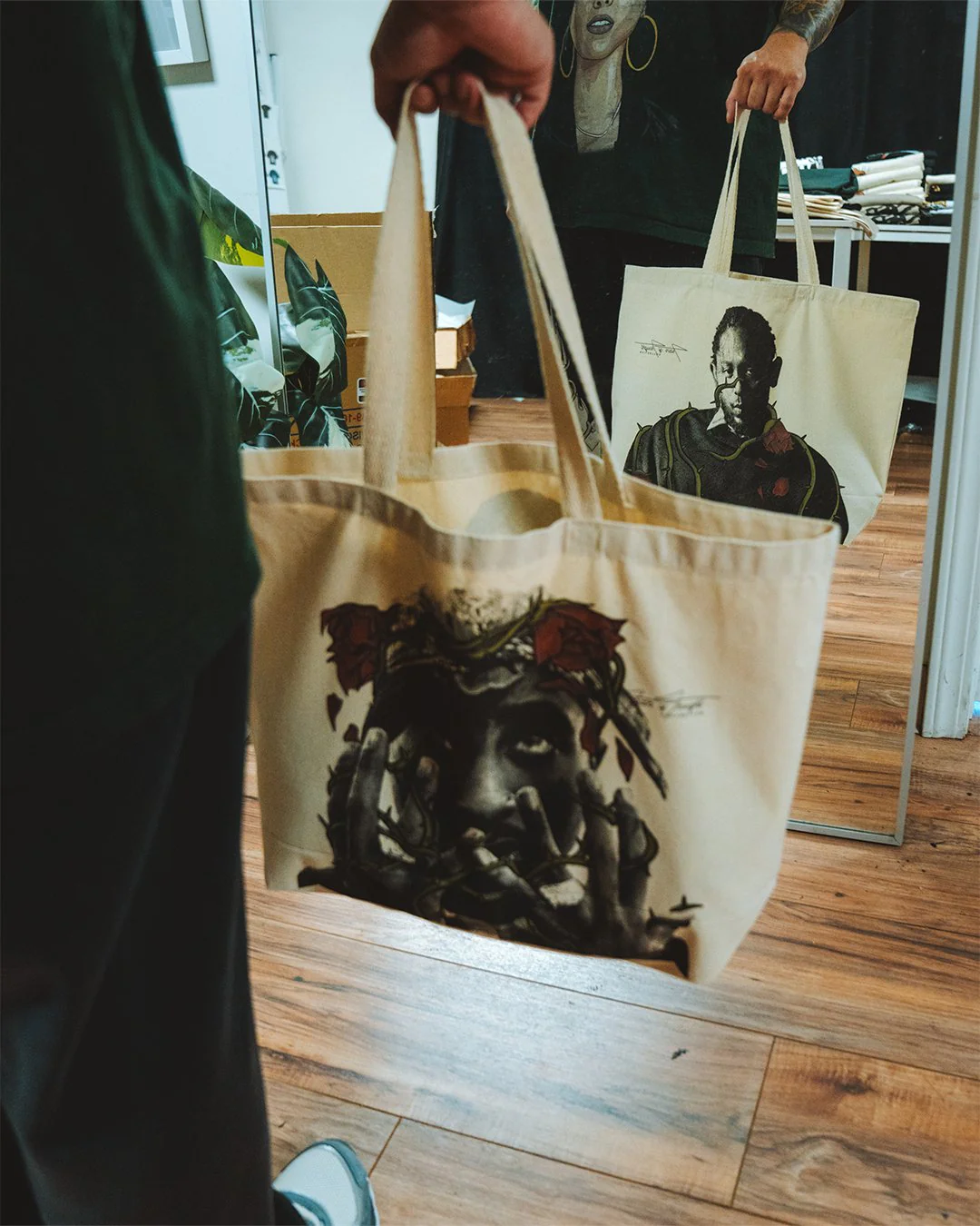 Dead Roses V1 | Double-Sided Tote Bag - Image 3