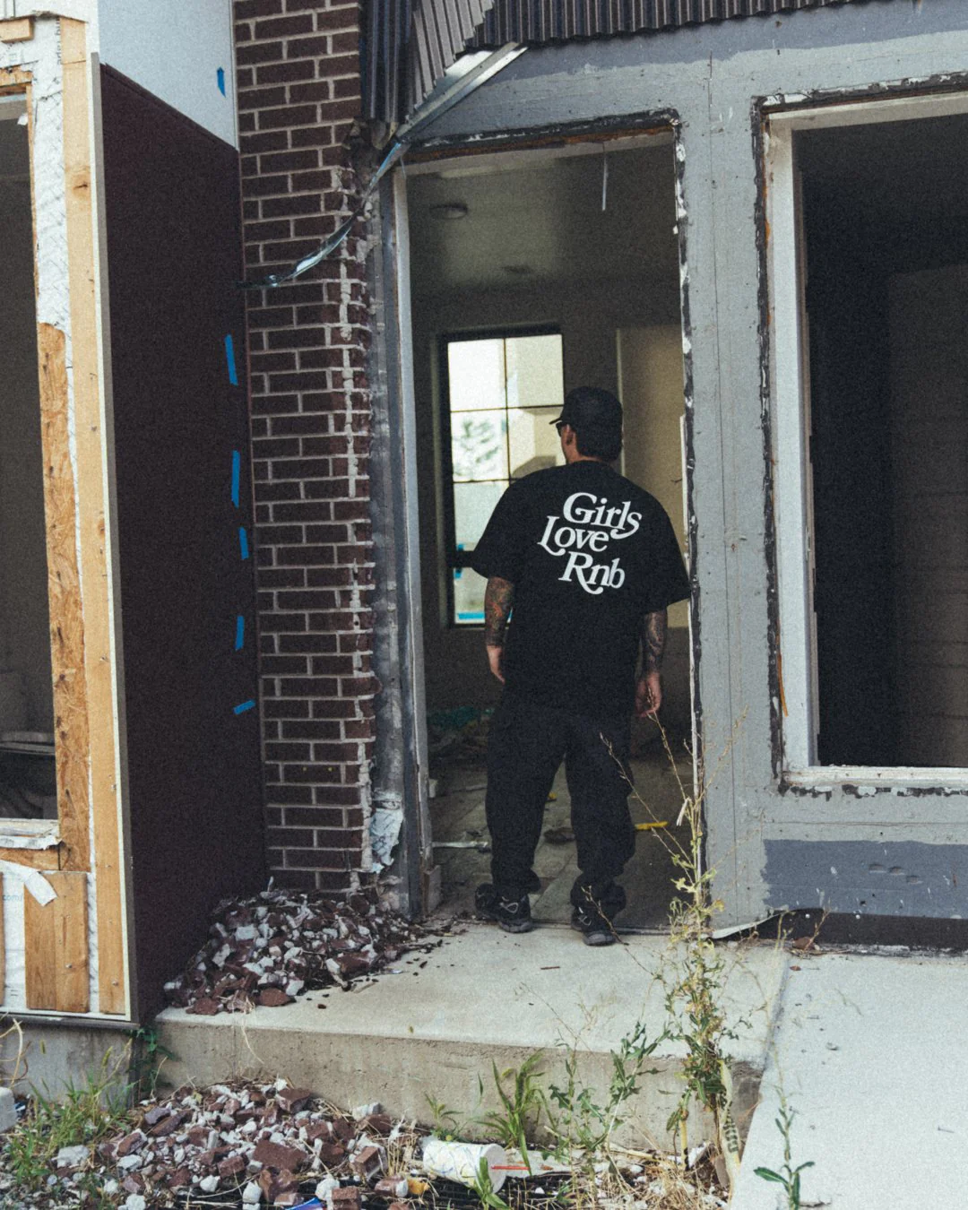 Girls Love Rnb | Heavyweight Black Graphic Tee - Image 6