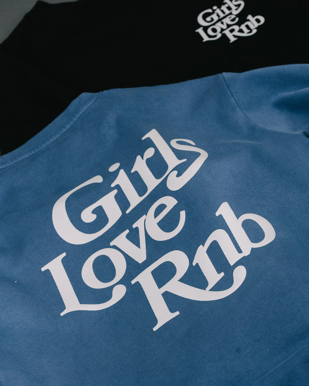 Girls Love Rnb | Pebble Blue Puff Print Crewneck Sweatshirt - Image 5