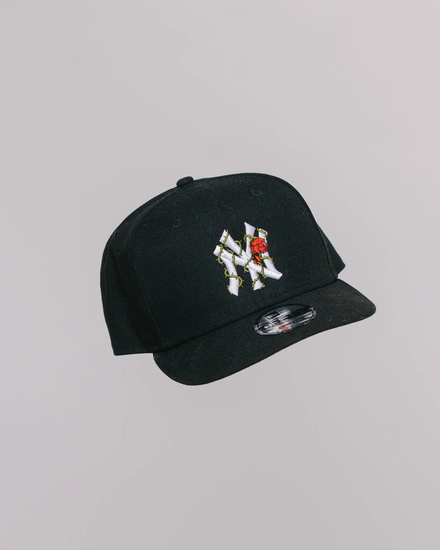 NY City Rose Black New Era Hat Snapback - Image 2